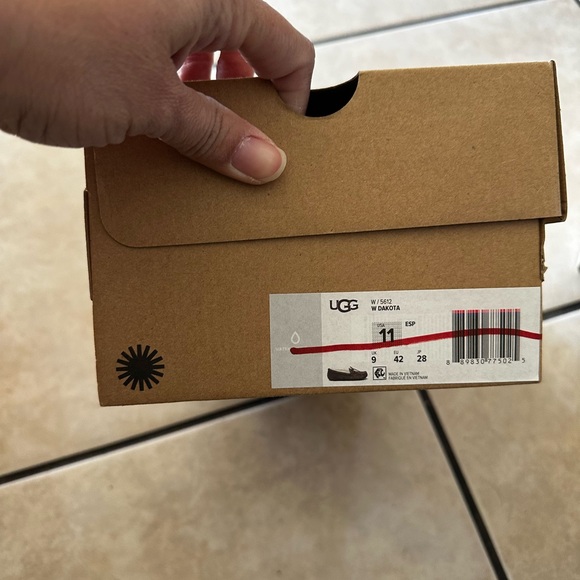 Women’s UGG Espresso Dakota Slippers #11 - Picture 5 of 6